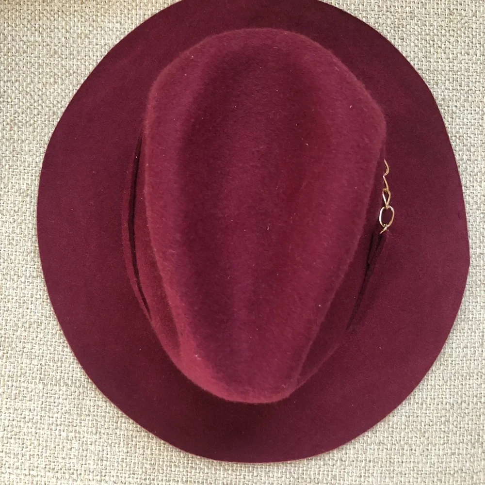 Wool hat - Picture 2 of 3